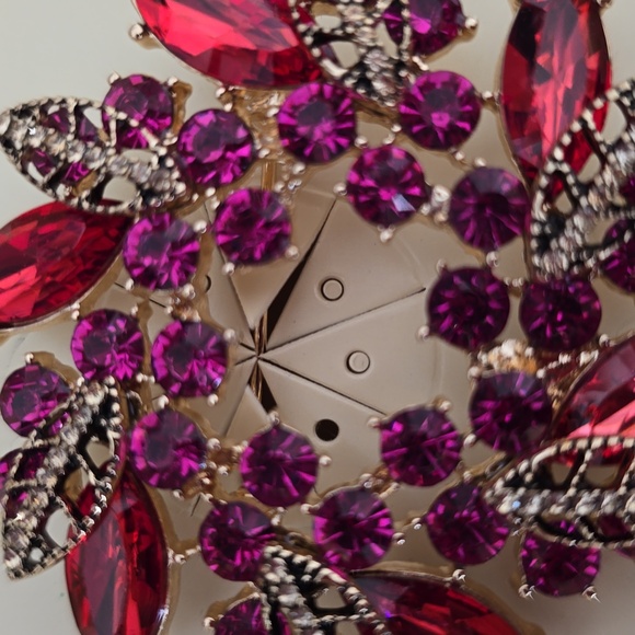 3 ITEMS:  2 NAPIER & 1 MONET BEAUTIFUL SPARKLING HOLIDAY PINS BUNDLE OF 3 - Picture 5 of 13